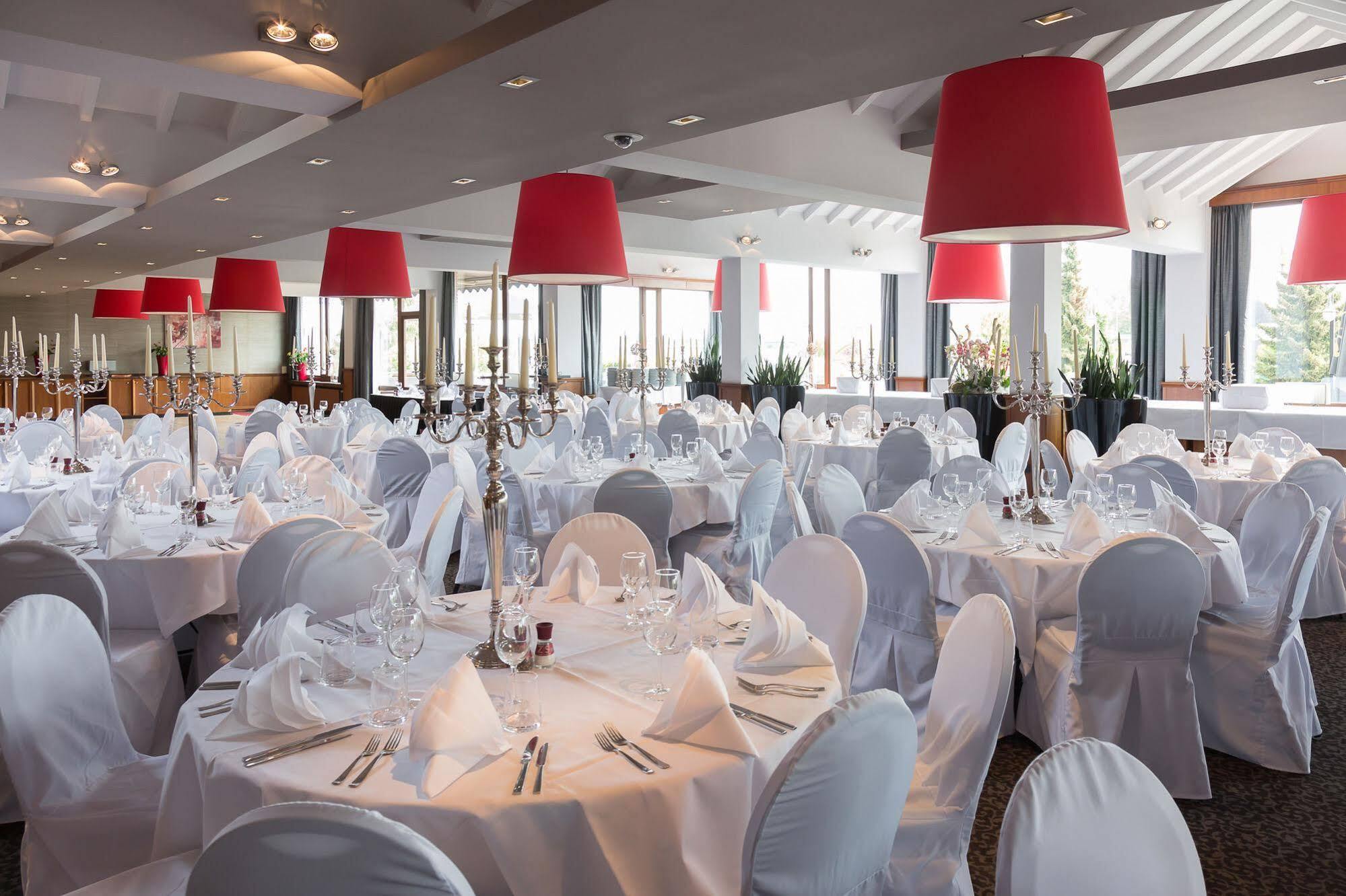 Hotel Restaurant Van Der Valk Nivelles-Sud Экстерьер фото