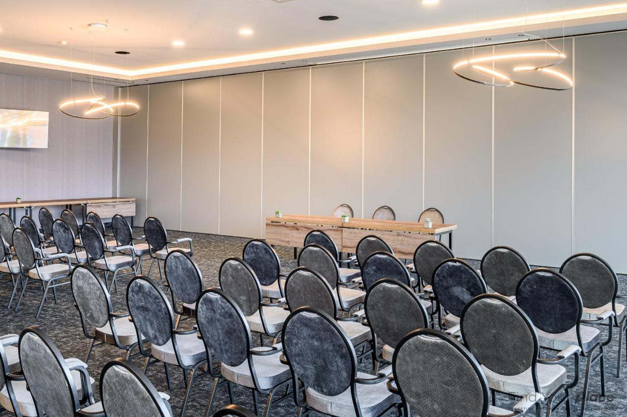 Hotel Restaurant Van Der Valk Nivelles-Sud Экстерьер фото
